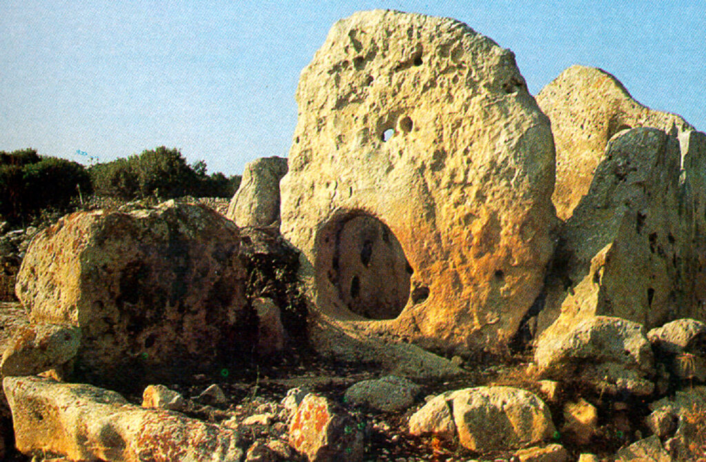 Dolmen de Ses Roques Llises en Alayor.
