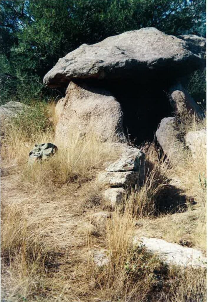 Dolmen de Gutina. Dolmen de Gutina.