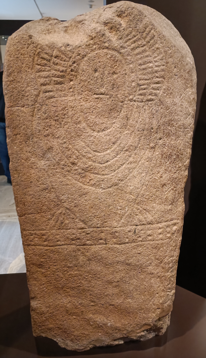 Estela mehir de Magacela (Badajoz) MAN 2024