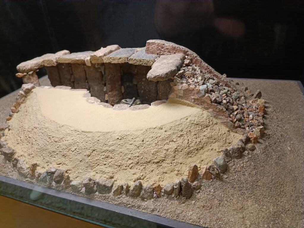 Maqueta Dolmen de Entretérminos. 