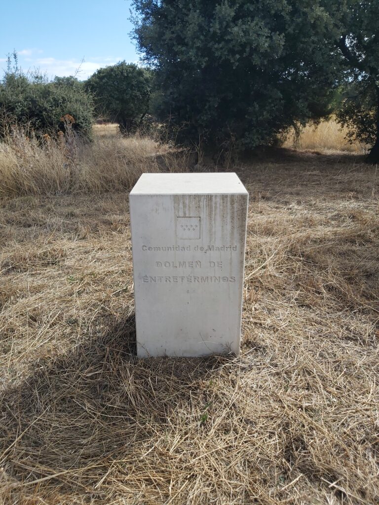 Dolmen de Entretérminos, en la linde de Collado Villalba y Alpedrete