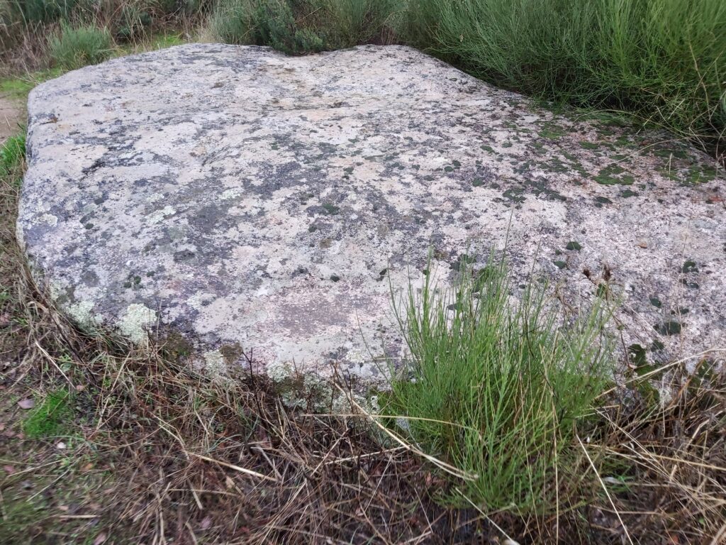 Dolmen de Cajirón I en Aceña de la Borrega, Valencia de Alcántara (Cáceres).