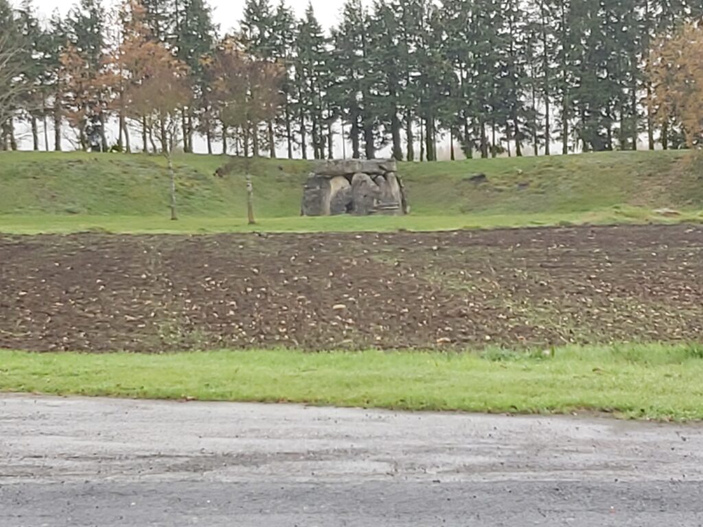 El dolmen de Aitzkomendi, Eguilaz, Álava.