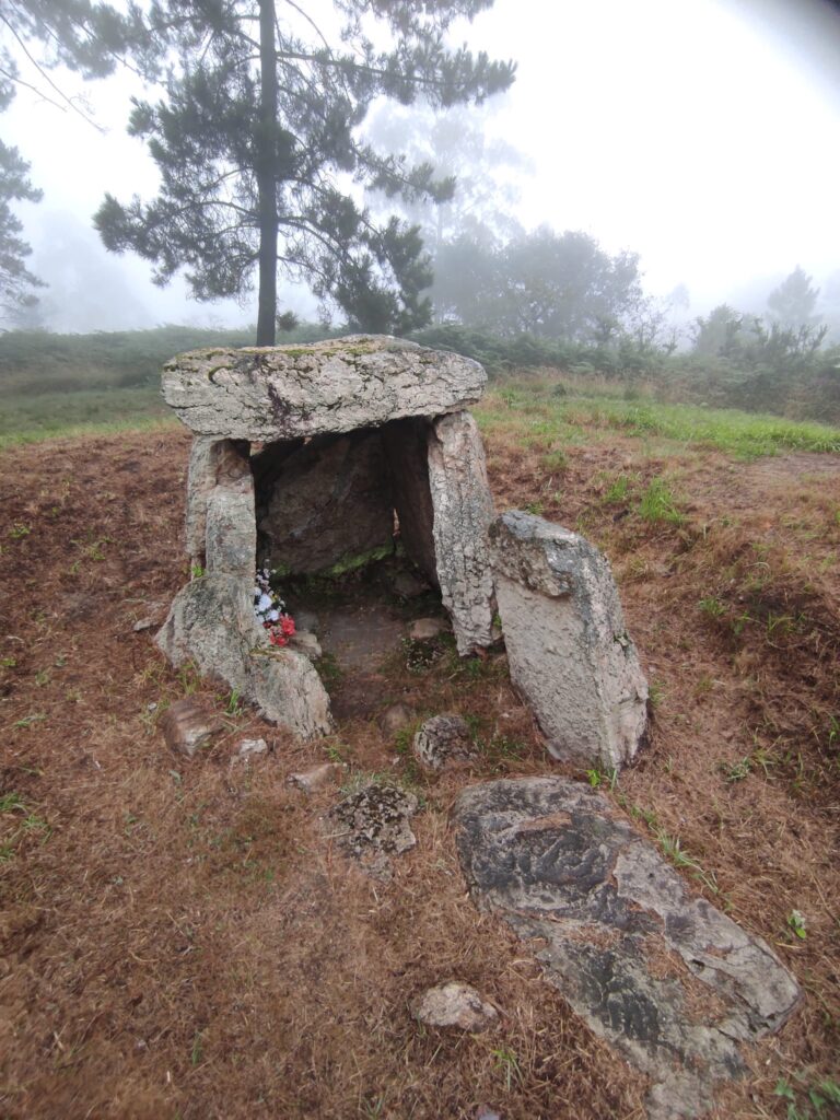 Dolmen de Monte Areo XV en Carreño. Monte Areo XV. Carreño. Gijón. Asturias.
